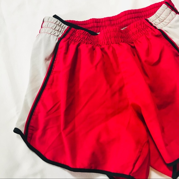 Nike Fit Dry Shorts - Picture 2 of 3